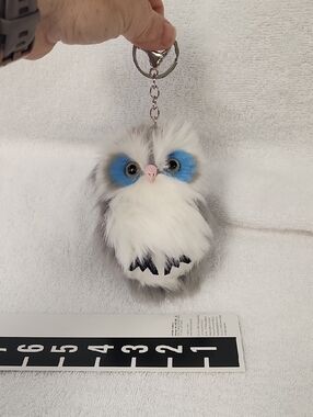 NWOT Fluffy Owl Pom Keychain - White, Gray & Blue